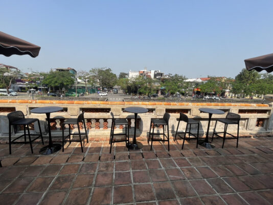 Bàn Bar tulip cao 1m mặt gỗ hoặc nhựa nhập khẩu VN-001 22 z7803251208034 3f00158ec9c72a549e2e1af7176e5b16