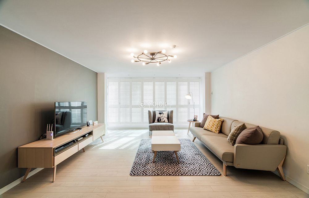 Kinh Nghiệm Chọn Bàn Trà Phòng Khách Phù Hợp Với Sofa Và Không Gian- Nâng Tầm Ngôi Nhà 16 Kinh Nghiệm Chọn Bàn Trà Phòng Khách Phù Hợp Với Sofa Và Không Gian- Nâng Tầm Ngôi Nhà
