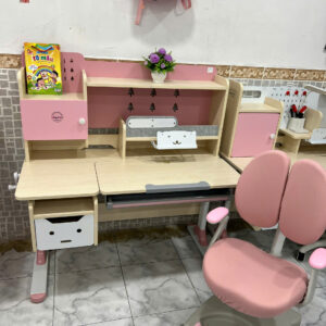 Bộ bàn ghế học sinh thông minh chống gù AngelKids PVS08-CO2 size 1m2 gỗ tự nhiên