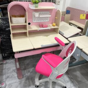 Alternative view of Bộ bàn ghế học sinh chống gù VinaKids PVS07-kitty ( gỗ tự nhiên, size 1m)