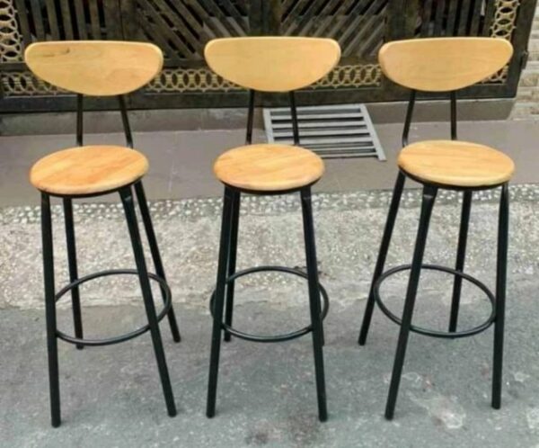 Ghế quầy bar chân sắt mặt gỗ có tựa VN-GB053