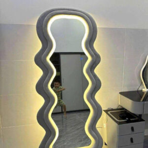 Alternative view of Gương soi toàn thân lượn sóng đèn led khung bọc nỉ VN-GS110