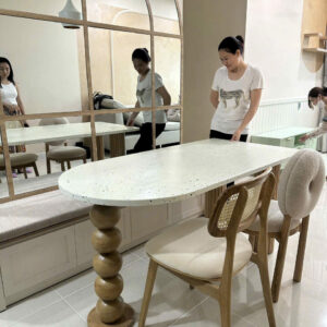 Bàn Ăn Oval Chân Tròn Gỗ Tự Nhiên HNN2