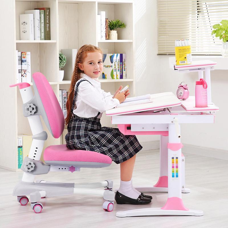 Cách chọn bàn ghế học sinh phù hợp – Bước đệm vững chắc cho hành trình học tập của bé 5 Cách chọn bàn ghế học sinh phù hợp – Bước đệm vững chắc cho hành trình học tập của bé