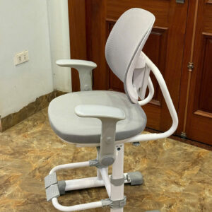 Ghế học sinh chống gù có tay quay nâng hạ Vinakids Hani03