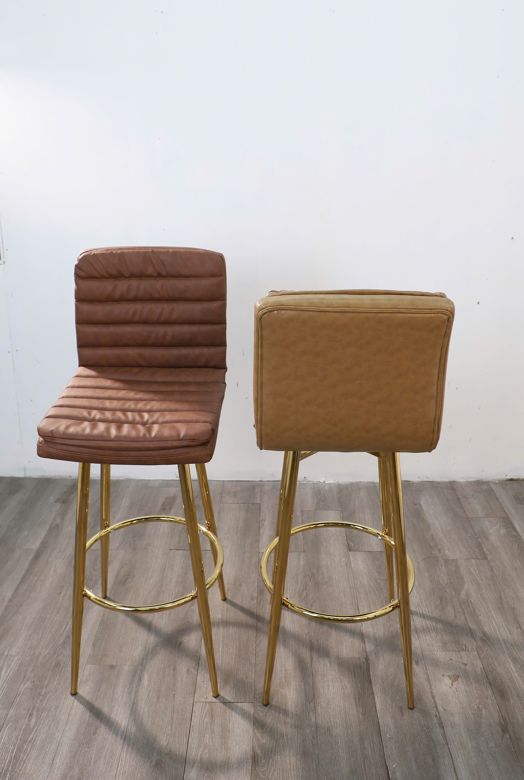 Ghế quầy bar nệm da xoay 360 độ VN-VS2350 4 Ghế quầy bar nệm da xoay 360 độ VN-VS2350 - Ảnh 2