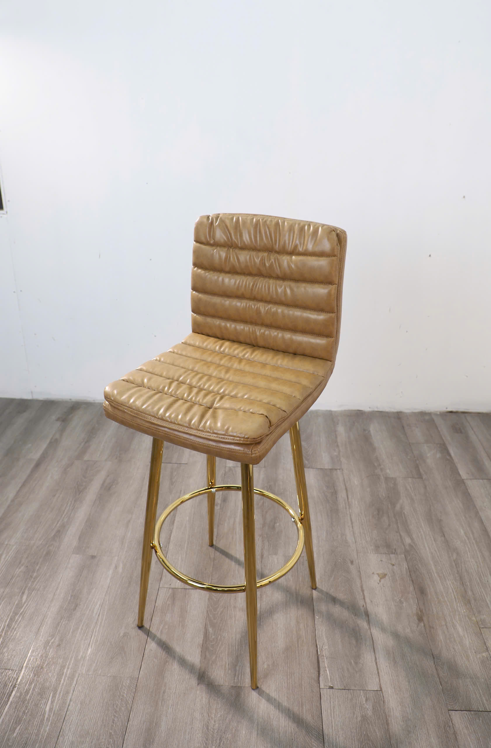 Ghế quầy bar nệm da xoay 360 độ VN-VS2350 5 Ghế quầy bar nệm da xoay 360 độ VN-VS2350 - Ảnh 3