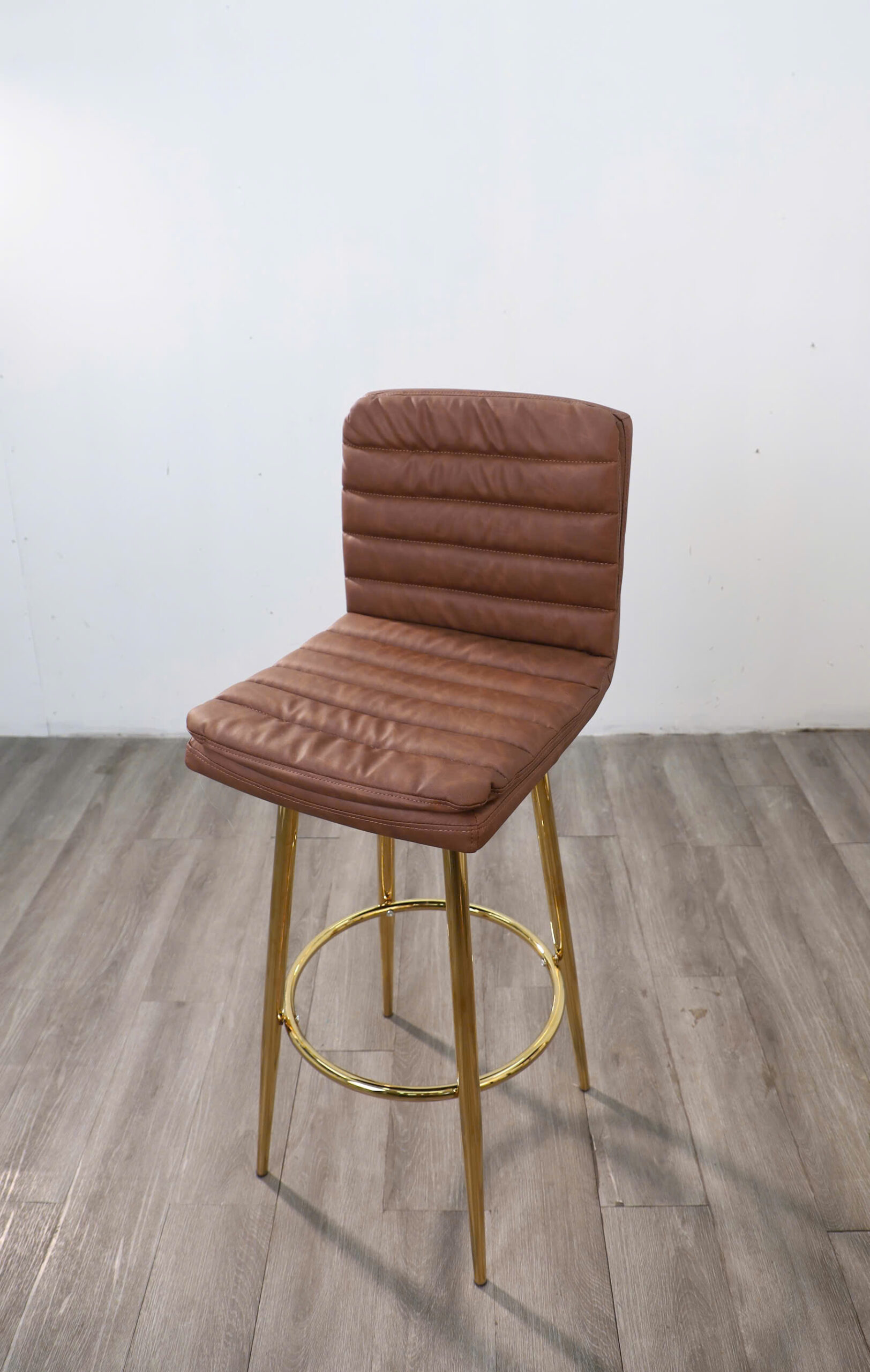 Ghế quầy bar nệm da xoay 360 độ VN-VS2350 6 Ghế quầy bar nệm da xoay 360 độ VN-VS2350 - Ảnh 4