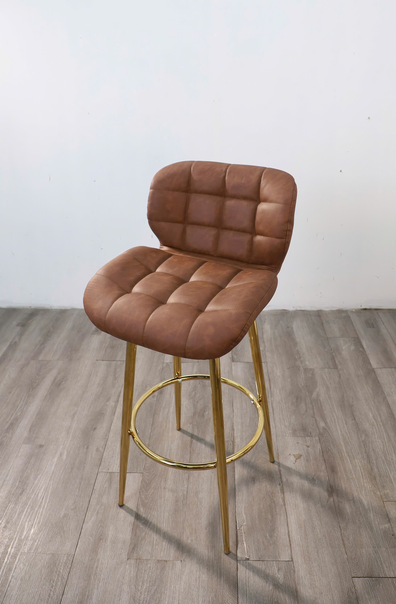 Ghế quầy bar nệm da xoay 360 độ VN-VS235 4 Ghế quầy bar nệm da xoay 360 độ VN-VS235 - Ảnh 2