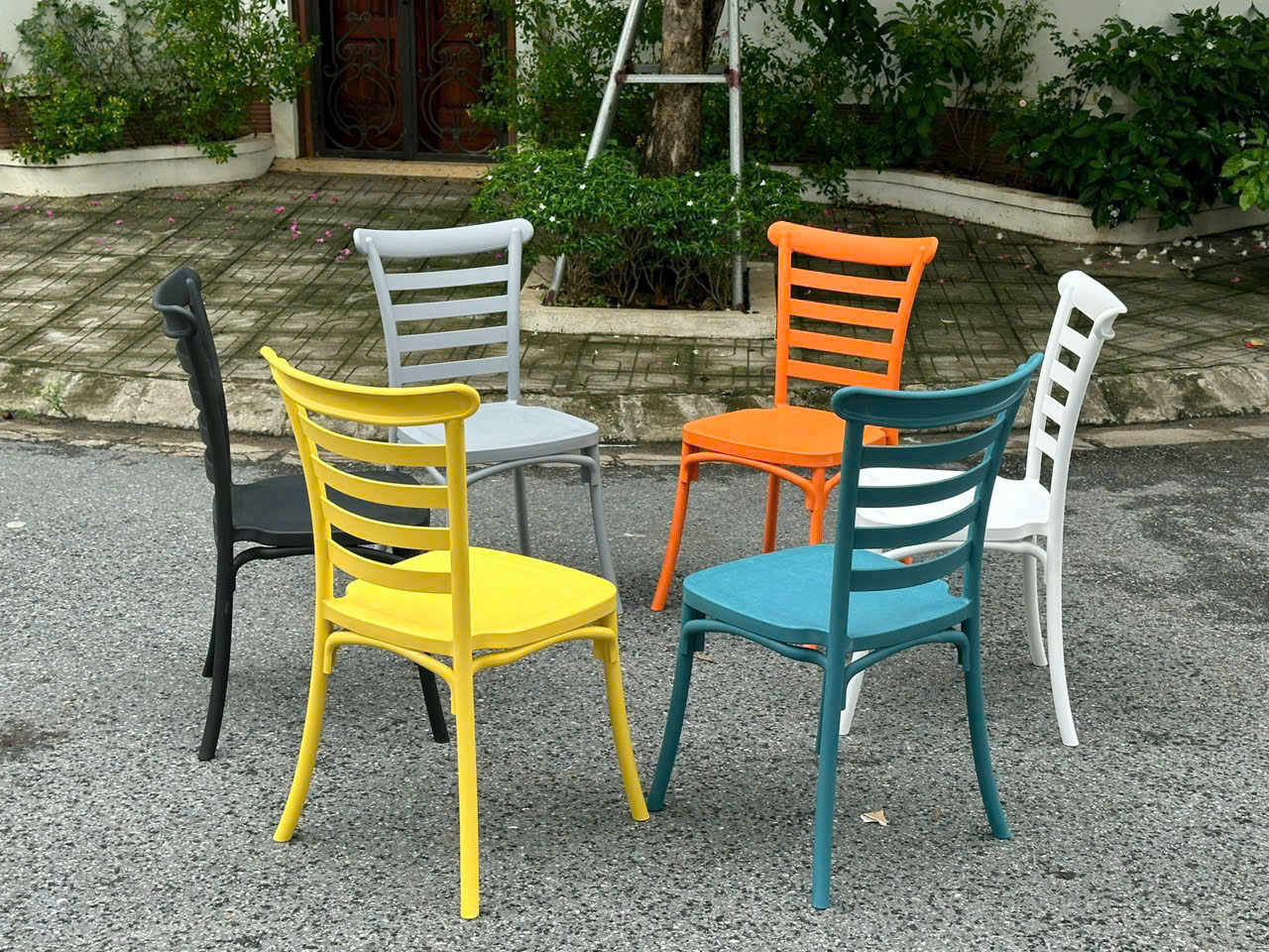 Ghế Nhựa Đúc Bistro Sọc Nhập Khẩu GN-06VT 4 Ghế Nhựa Đúc Bistro Sọc Nhập Khẩu GN-06VT - Ảnh 2