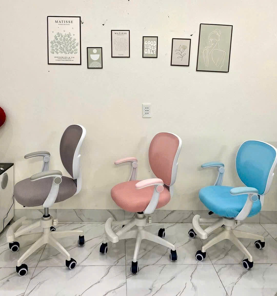 Ghế xoay học sinh khung nhựa trắng, lưới mềm AngelKids Tami-G04 5 Ghế xoay học sinh khung nhựa trắng, lưới mềm AngelKids Tami-G04 - Ảnh 4