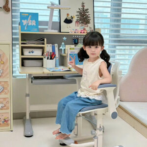 Bộ bàn ghế học sinh chống gù VinaKids A07HT (size 90 x 60)