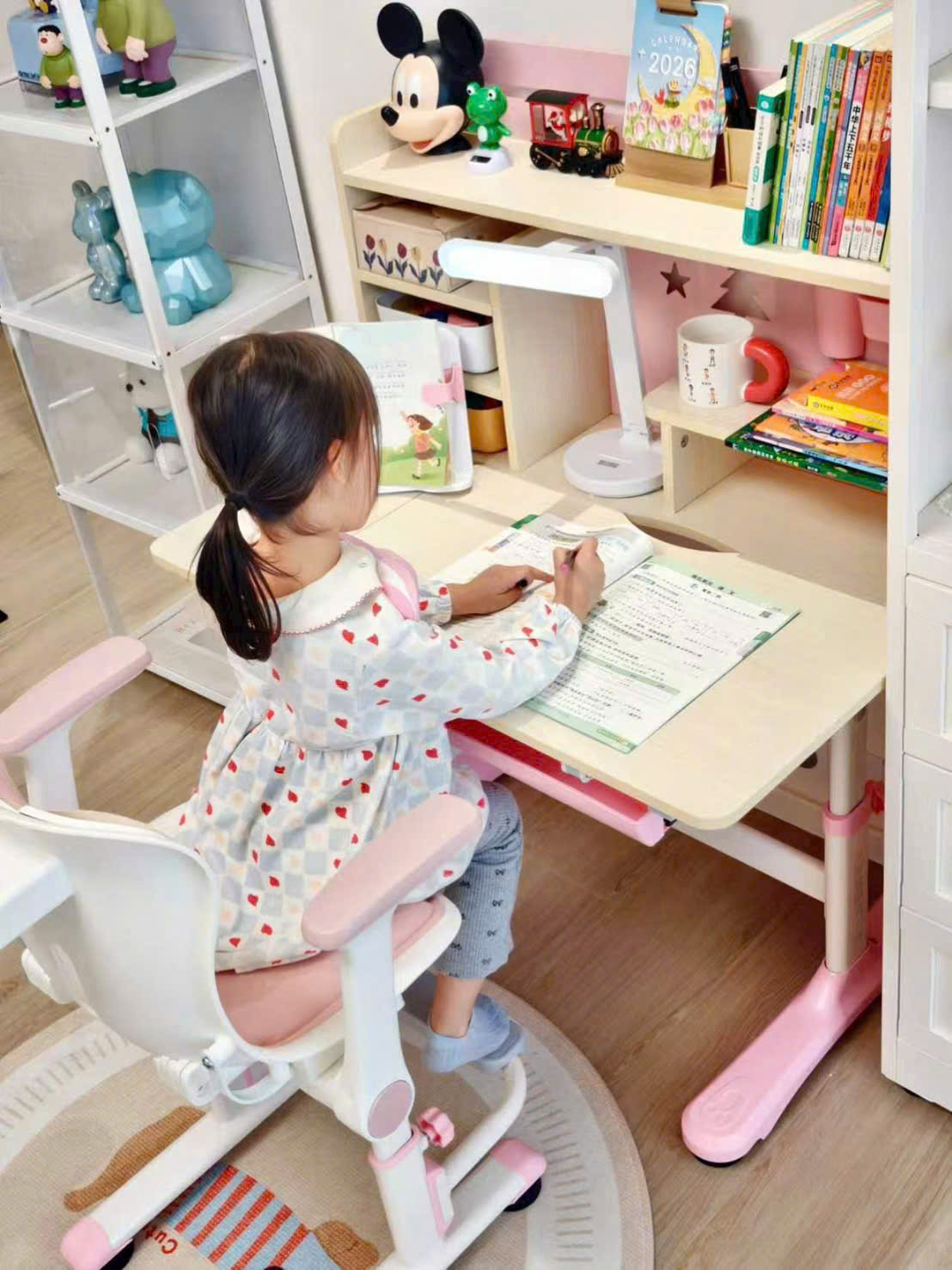 Bộ bàn ghế học sinh chống gù VinaKids A07HT (size 90 x 60) 9 Bộ bàn ghế học sinh chống gù VinaKids A07HT (size 90 x 60) - Ảnh 7