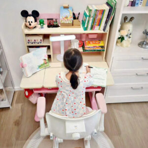 Alternative view of Bộ bàn ghế học sinh chống gù VinaKids A07HT (size 90 x 60)