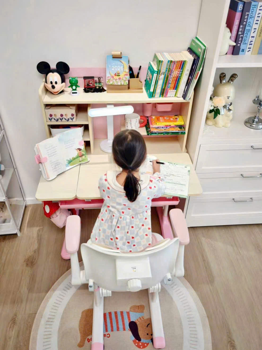 Bộ bàn ghế học sinh chống gù VinaKids A07HT (size 90 x 60) 4 Bộ bàn ghế học sinh chống gù VinaKids A07HT (size 90 x 60) - Ảnh 2
